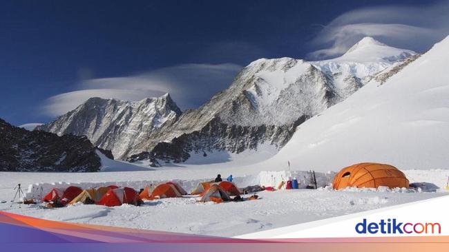 Bangga Mahasiswa Ui Capai Puncak Tertinggi Di Kutub Selatan