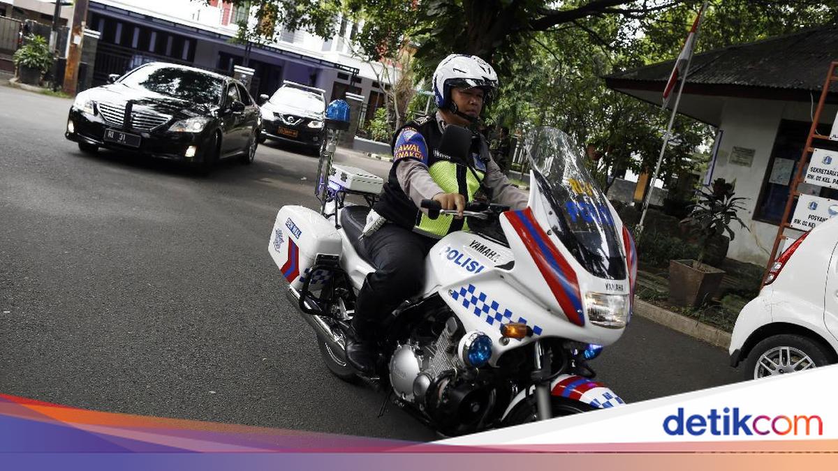 Haram Zig-zag dan Ugal-ugalan, Ini 8 Etika Patwal Polisi di Jalan Raya