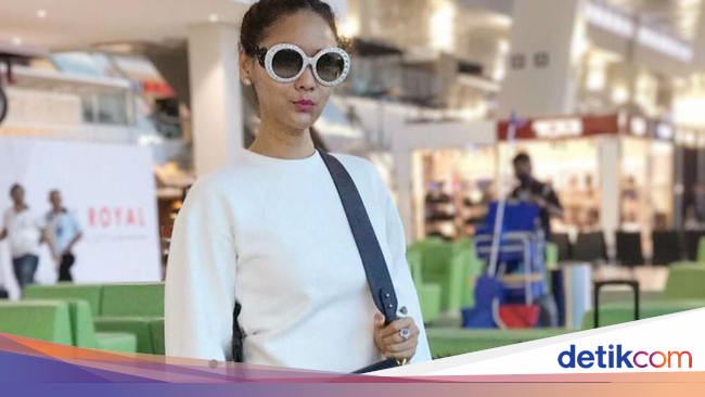 Gaya Mewah Inul Daratista Nonton Konser Celine Dion Pakai Gaya Mewah Inul Daratista Nonton Konser Celine Dion Pakai