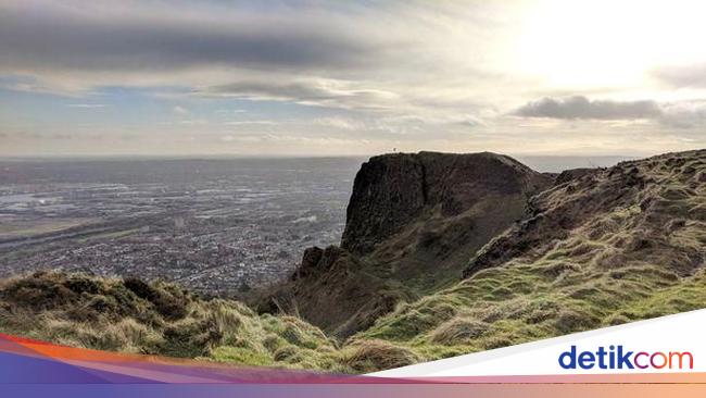 Ada yang Aneh di Foto Pemandangan Keren Ini Coba Tebak Apa Ada yang Aneh di Foto Pemandangan Keren Ini Coba Tebak Apa