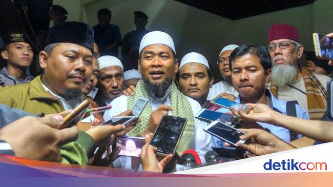 Penjelasan Ustaz Zulkifli Soal Ceramah Tentang Ktp Dicetak Di China Penjelasan Ustaz Zulkifli Soal Ceramah Tentang Ktp Dicetak Di China