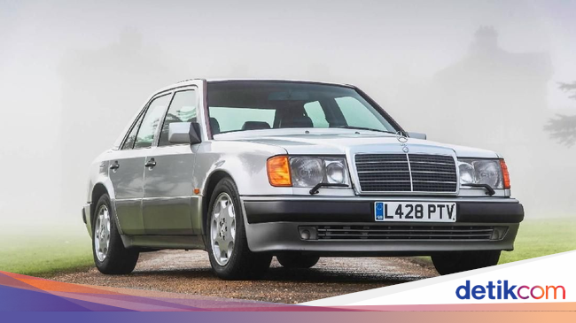 Mr Bean Lelang Dua Mobil Langka Mr Bean Lelang Dua Mobil Langka