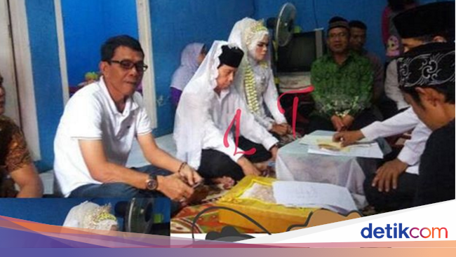 Beredar Foto Komedian Malih Tong Tong Menikah Lagi