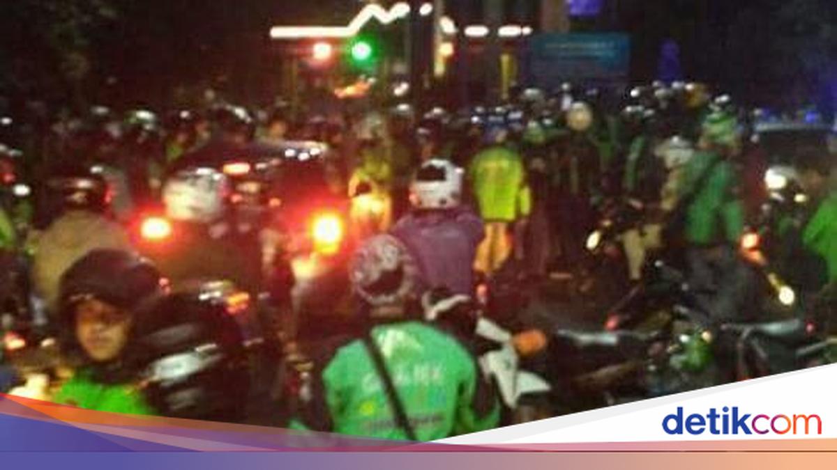 Ол және оның көркем эротикалық фотосуреті Юлия Началованың жалаңаш суреттері