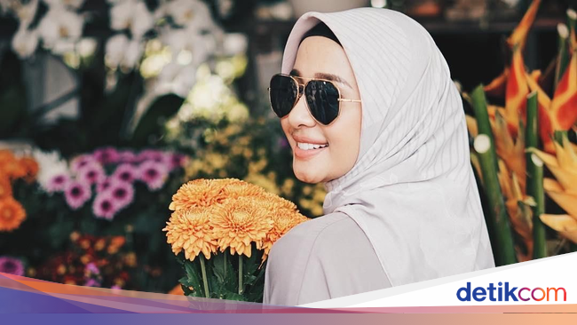 4 Jenis Bahan Jilbab Laudya C Bella Yang Bikin Hijabers Penasaran