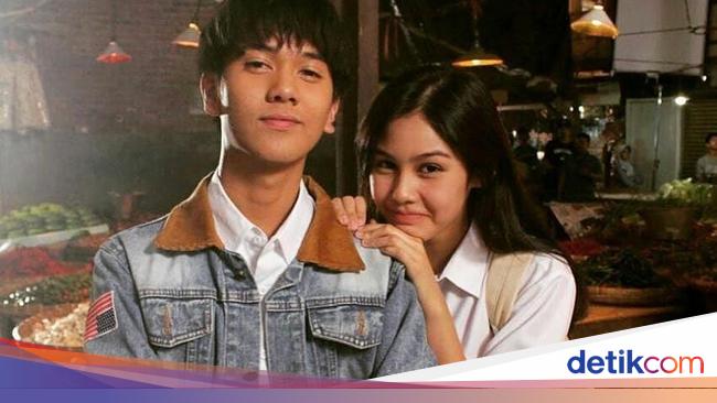 7 Gaya Jadul ala Film Dilan 1990 yang Bakal Hits Lagi di 7 Gaya Jadul ala Film Dilan 1990 yang Bakal Hits Lagi di