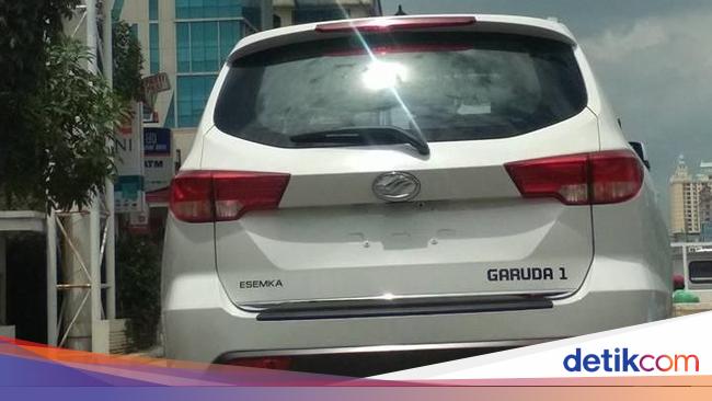 Berita Populer 2 Mobil Esemka Mitos Mendorong Mobil Berita Populer 2 Mobil Esemka Mitos Mendorong Mobil