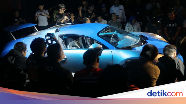 Kenapa Pesepakbola Suka Hamburkan Uang Beli Mobil Mewah 