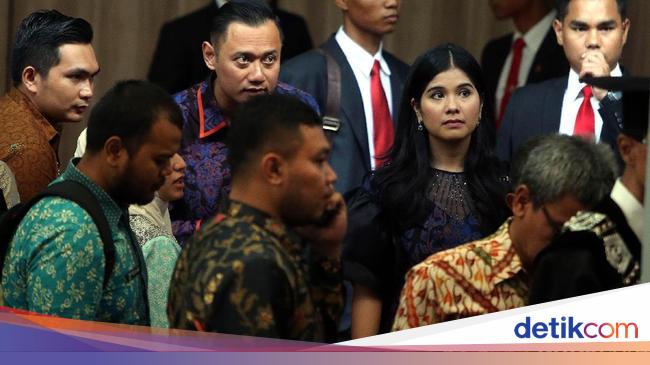 Foto: AHY dan Annisa Pohan Tampil Kompak di Dies Natalis UI Foto: AHY dan Annisa Pohan Tampil Kompak di Dies Natalis UI