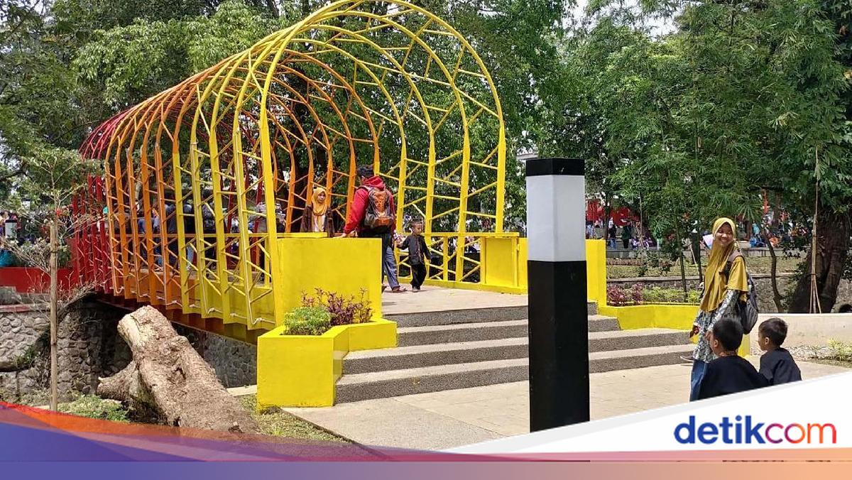Kerennya Alun-alun Regol di Bandung