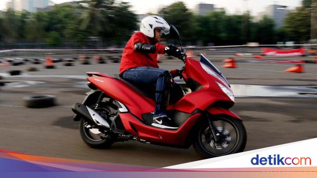 Modifikasi Mobil Merah Doff - Arena Modifikasi