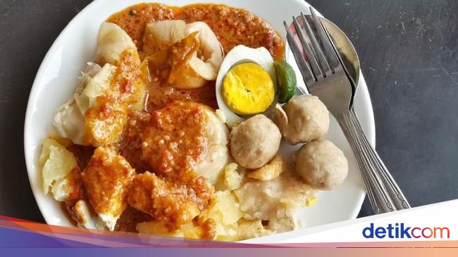 Lapar Sore sore Jajan Batagor  yang Gurih Pedas di 5 