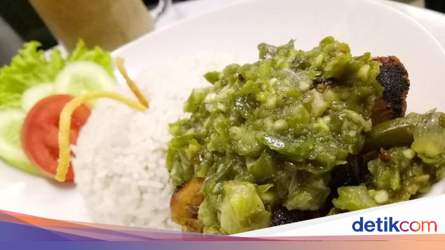 Biar Kenyang dan Hangat, Enaknya Makan Lidah, Iga dan Ayam  Biar Kenyang dan Hangat, Enaknya Makan Lidah, Iga dan Ayam