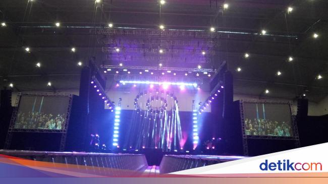 Panggung Megah Saksi Bisu Batalnya Konser Paramore di Jakarta Panggung Megah Saksi Bisu Batalnya Konser Paramore di Jakarta
