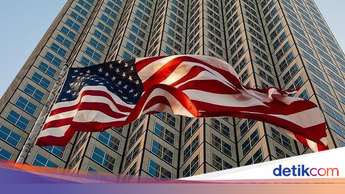 Sanksi Baru, AS Patok Tarif 100% untuk Minyak Rusia