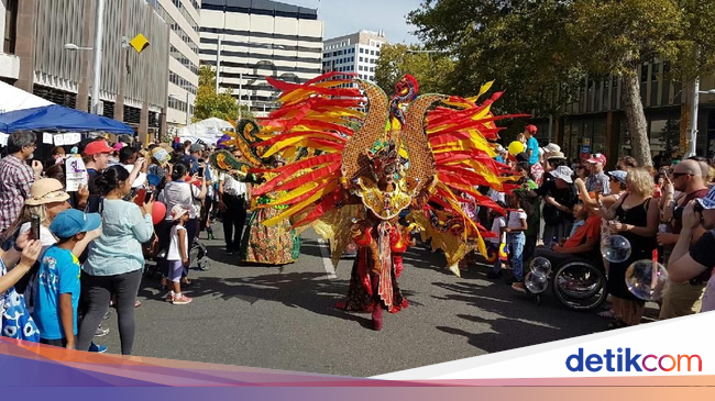 Saat Orang Australia Kagumi Solo Batik Carnival Hingga Rendang