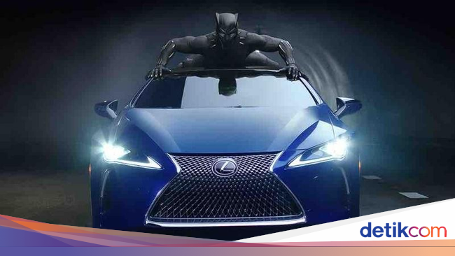 Black Panther Naik Mobil Termewah Lexus