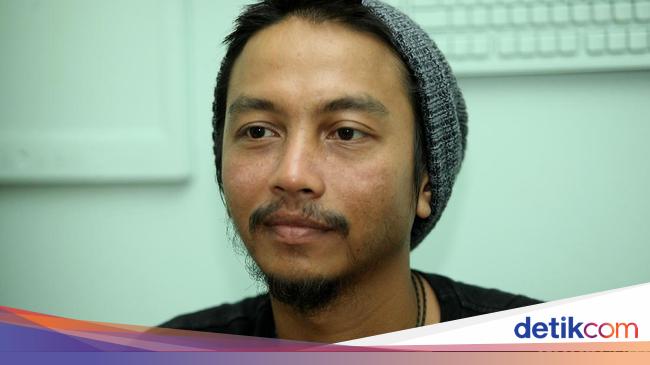 Ini Lirik Lagu Celengan Rindu dari Fiersa Besari Ini Lirik Lagu Celengan Rindu dari Fiersa Besari