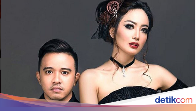 Melihat Lagi Kemesraan Roby 'Geisha' dan Cinta Ratu