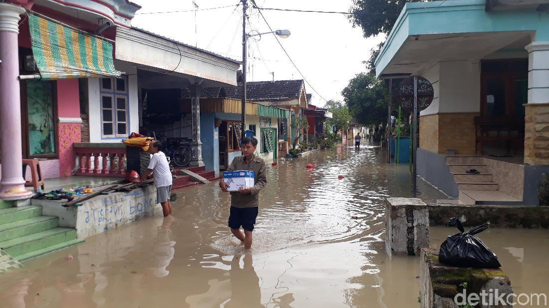 Luapan Air Bengawan Solo Rendam 2.222 Rumah Warga Bojonegoro