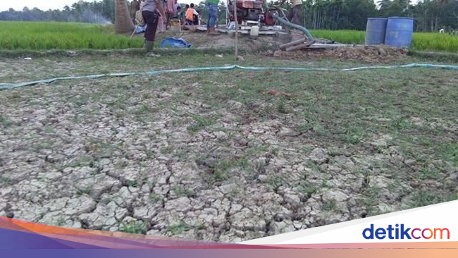 Kekeringan Warga Aceh Bikin Sumur Bor Sedalam 75 Meter Kekeringan Warga Aceh Bikin Sumur Bor Sedalam 75 Meter
