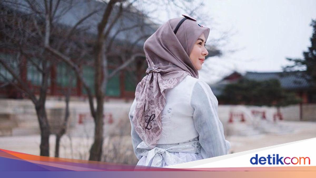6 Tutorial Hijab Segiempat Simpel untuk Berbagai Acara