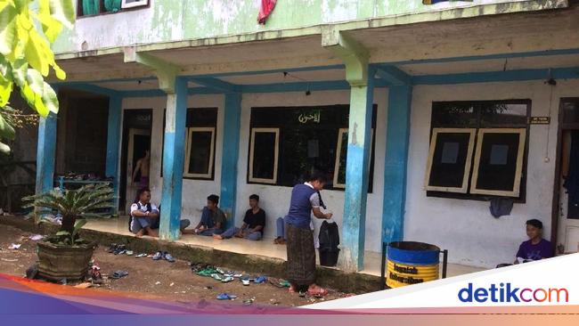 Ratusan Santri Pilih Pulang Pasca Dehidrasi Imunisasi Difteri Ratusan Santri Pilih Pulang Pasca Dehidrasi Imunisasi Difteri