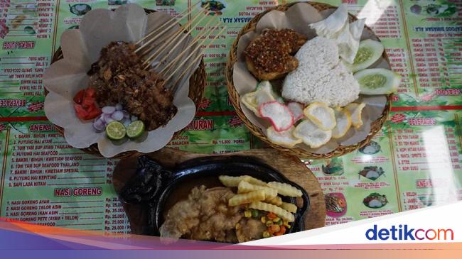 Hot &y Chicken: Nikmatnya Ayam Penyet Pedas Gurih dan 