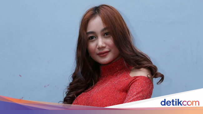 Biasa Seksi, Pamela Safitri Kini Posting Foto Berhijab dan 
