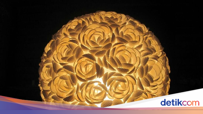 Kulit Kerang Diolah Jadi Lampu Hias Diekspor hingga ke Italia Kulit Kerang Diolah Jadi Lampu Hias Diekspor hingga ke Italia