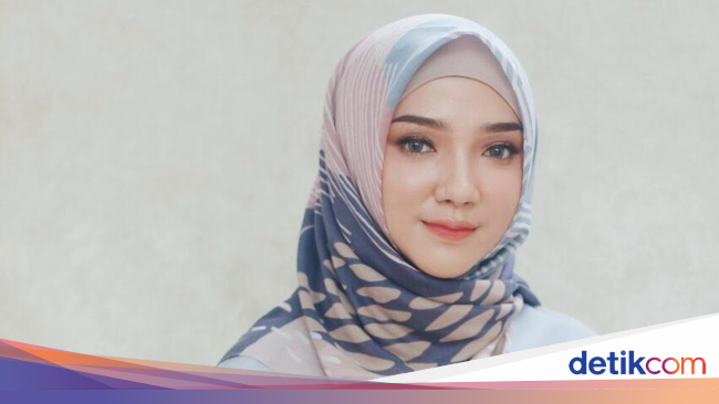 Review Hijab Motif Voal Murah dan Mahal oleh Ayu Indriati 