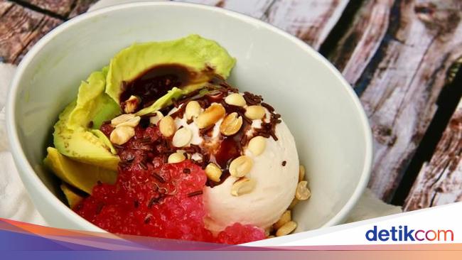 Segar Podeng Dengan Campuran Es Puter Yang Enak Dari Jakarta