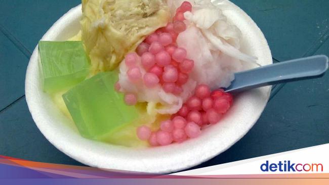 Ke Semarang Jangan Lupa Mampir Jajan Es Puter Cong Lik Yang Legendaris