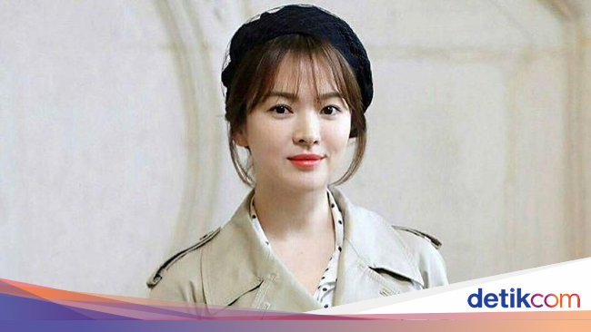 Potong Rambut Super Pendek Penampilan Baru Song Hye Kyo 