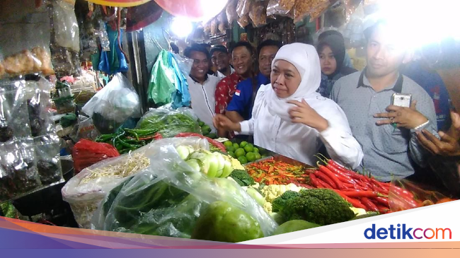 Kunjungi Pasar Wonokromo, Khofifah Bicara Harga Cabai dan 