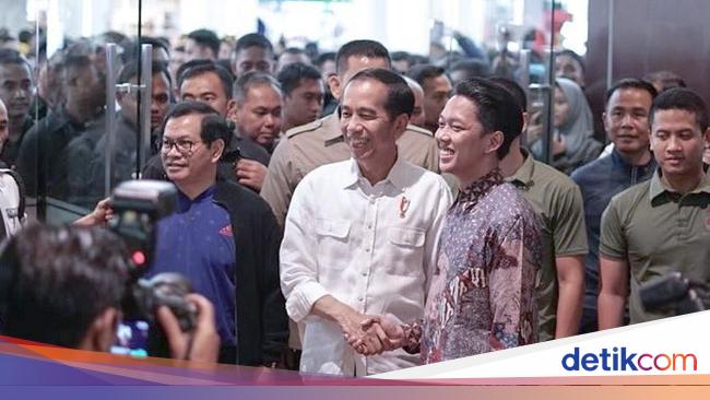 Usai Bagikan Sertifikat Tanah Jokowi Nonton Bioskop Di Malang