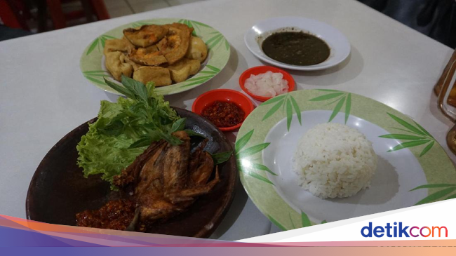 Ayam Presto Cipete: Ayam Goreng Presto dan Penyet yang 