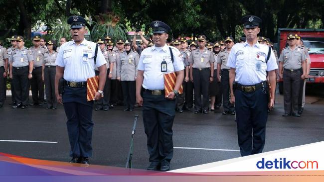 Ini Gambar Seragam Satpam Baru Warnanya Cokelat Mirip Polisi