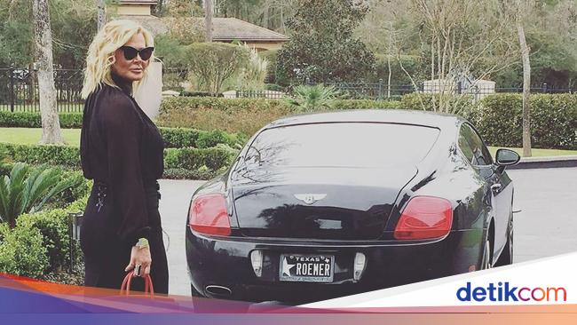 Potret Sosialita Seksi Pemilik Lemari  Sebesar Rumah  Potret Sosialita Seksi Pemilik Lemari  Sebesar Rumah