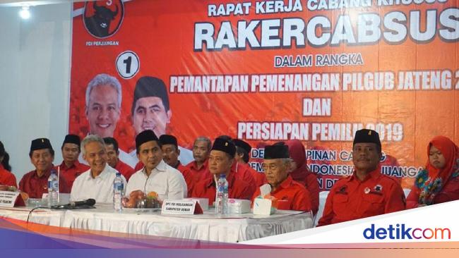 Kata Ganjar Tentang Heboh Dirinya Baca Puisi Gus Mus