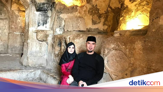 Intip Liburannya Ahmad Dhani di Gua Ashabul Kahfi