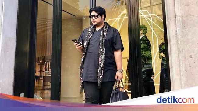 13 Gaya Mewah Ivan Gunawan Pakai Tas yang Harganya 13 Gaya Mewah Ivan Gunawan Pakai Tas yang Harganya