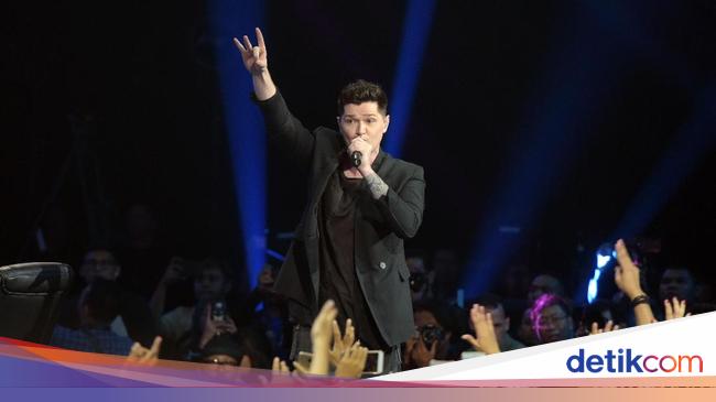 Superheroes Dan Rock The World Panaskan Awal Konser The Script