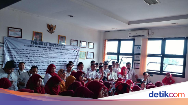 Karyawan RSUD Kota Bandung Tagih Janji Pemerintah Karyawan RSUD Kota Bandung Tagih Janji Pemerintah