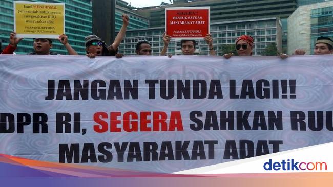 Penantian Panjang Ruu Masyarakat Adat