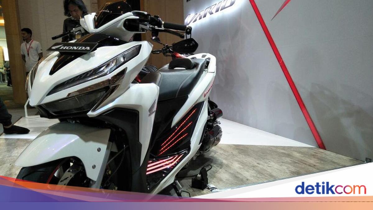 Si Putih Honda Vario Low Rider Nan Futuristik