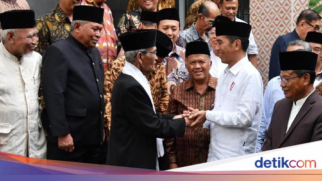 Foto Lucu Prabowo vs Jokowi  Foto  Kunjungan Balasan Jokowi  ke MUI Jabar