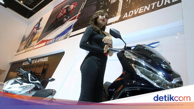 Sama Sama Dibuat Di Sunter Ini Beda Honda Pcx Hybrid Dan Pcx Biasa