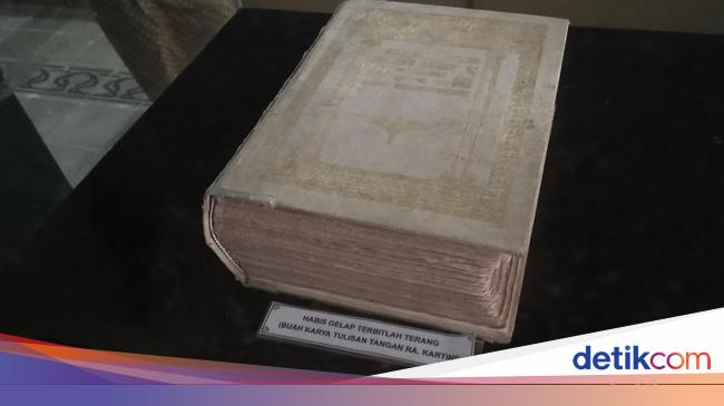 Sisi Lain Habis Gelap Terbitlah Terang Kumpulan Surat Ra Kartini Sisi Lain Habis Gelap Terbitlah Terang Kumpulan Surat Ra Kartini
