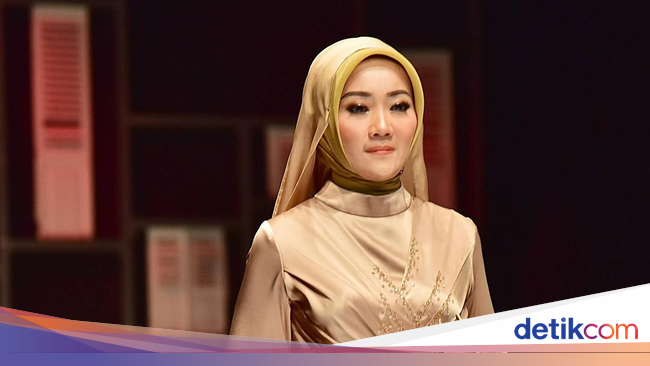 Aksi Atalia Istri  Ridwan  Kamil  Luwes Jadi Model  di 